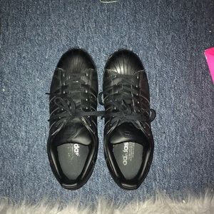 Adidas Sneakers